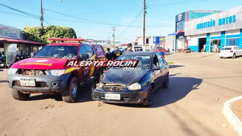 Viatura do Corpo de Bombeiros Militar foi atingida por carro nesta manhã de sábado em Rolim de Moura Viatura do Corpo de Bombeiros Militar foi atingida por carro nesta manhã de sábado em Rolim de Moura