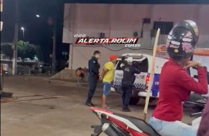 Vídeo - Motorista com sinais de embriaguez foi preso pela PM em Rolim de Moura por crimes de direção perigosa e desacato Vídeo - Motorista com sinais de embriaguez foi preso pela PM em Rolim de Moura por crimes de direção perigosa e desacato