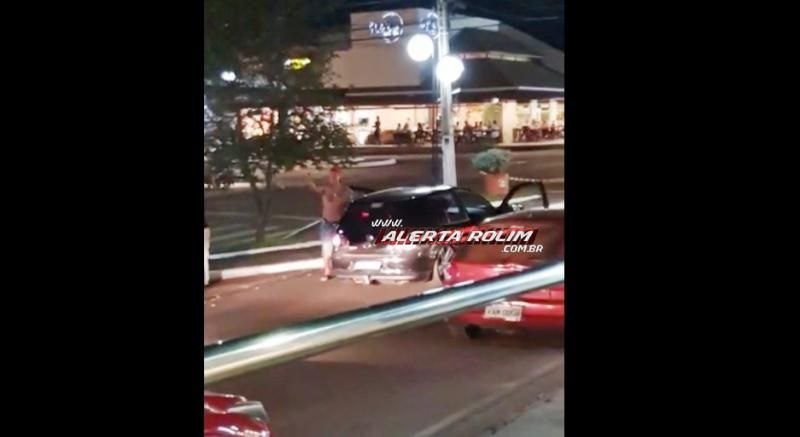 Vídeo - Motorista com sinais de embriaguez foi preso pela PM em Rolim de Moura por crimes de direção perigosa e desacato Vídeo - Motorista com sinais de embriaguez foi preso pela PM em Rolim de Moura por crimes de direção perigosa e desacato