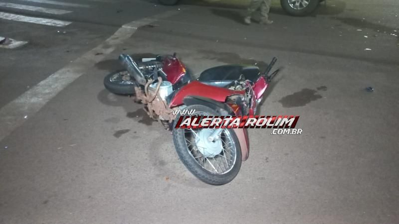 Motociclista foi socorrido pelos bombeiros após bater na traseira de caminhonete em Rolim de Moura Motociclista foi socorrido pelos bombeiros após bater na traseira de caminhonete em Rolim de Moura