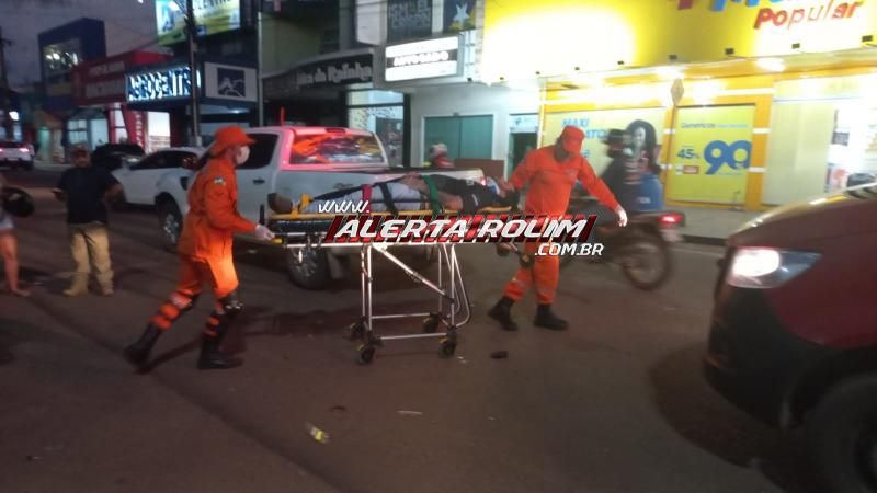Motociclista foi socorrido pelos bombeiros após bater na traseira de caminhonete em Rolim de Moura Motociclista foi socorrido pelos bombeiros após bater na traseira de caminhonete em Rolim de Moura