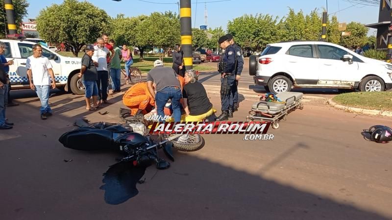Mulher fraturou a perna no segundo acidente de trânsito registrado nesta manhã em Rolim de Moura - Veja o vídeo da colisão Mulher fraturou a perna no segundo acidente de trânsito registrado nesta manhã em Rolim de Moura - Veja o vídeo da colisão