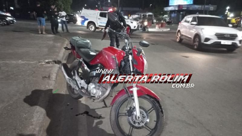 Quarto acidente do dia envolveu carro e moto e foi registrado no Centro de Rolim de Moura Quarto acidente do dia envolveu carro e moto e foi registrado no Centro de Rolim de Moura