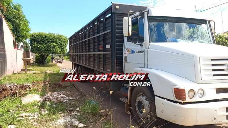 Acidente de trânsito envolvendo Biz e caminhão boiadeiro foi registrado em Rolim de Moura Acidente de trânsito envolvendo Biz e caminhão boiadeiro foi registrado em Rolim de Moura