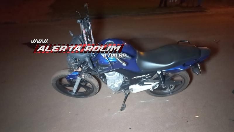 Após ter sua pista invadida, motociclista foi parar em cima de capô de carro e teve sua perna fraturada nesta noite em Rolim de Moura Após ter sua pista invadida, motociclista foi parar em cima de capô de carro e teve sua perna fraturada nesta noite em Rolim de Moura