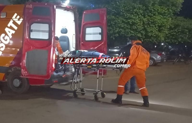 Colisão entre moto e carro deixou mulher ferida nesta noite em Rolim de Moura Colisão entre moto e carro deixou mulher ferida nesta noite em Rolim de Moura