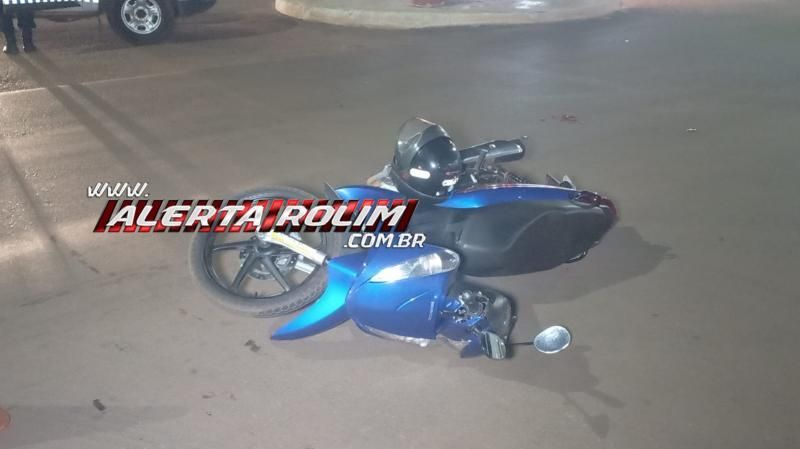 Colisão entre moto e carro deixou mulher ferida nesta noite em Rolim de Moura Colisão entre moto e carro deixou mulher ferida nesta noite em Rolim de Moura