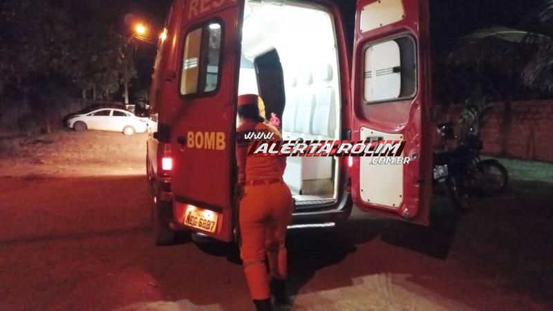 Colisão frontal entre duas motos deixou uma das condutoras com fratura durante a noite de quarta-feira em Rolim de Moura Colisão frontal entre duas motos deixou uma das condutoras com fratura durante a noite de quarta-feira em Rolim de Moura