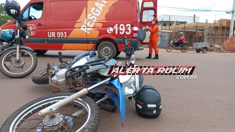 Condutora de moto ficou ferida ao ser atingida por táxi nesta sexta-feira em Rolim de Moura Condutora de moto ficou ferida ao ser atingida por táxi nesta sexta-feira em Rolim de Moura