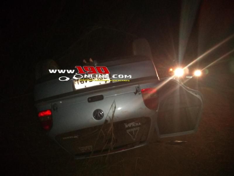 Homem capotou carro tentando fugir de atiradores, mas foi alcançado e executado com 06 tiros em Alta Floresta do Oeste Homem capotou carro tentando fugir de atiradores, mas foi alcançado e executado com 06 tiros em Alta Floresta do Oeste