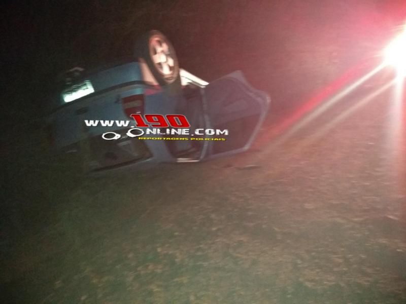 Homem capotou carro tentando fugir de atiradores, mas foi alcançado e executado com 06 tiros em Alta Floresta do Oeste Homem capotou carro tentando fugir de atiradores, mas foi alcançado e executado com 06 tiros em Alta Floresta do Oeste