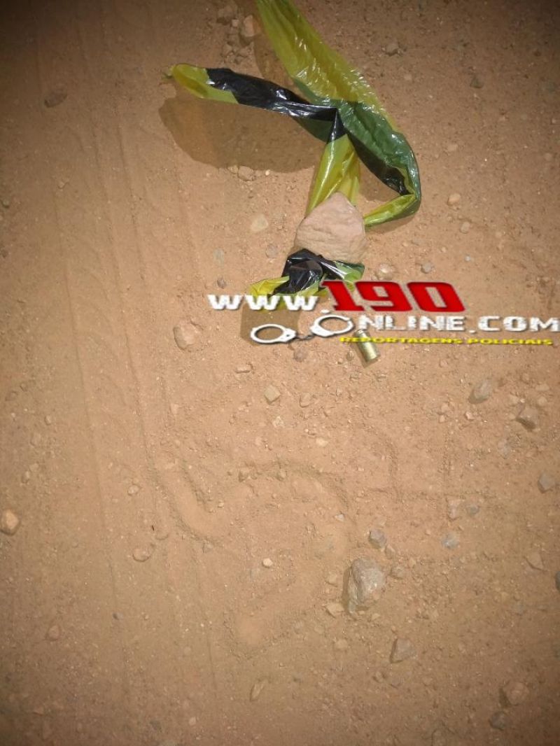 Homem capotou carro tentando fugir de atiradores, mas foi alcançado e executado com 06 tiros em Alta Floresta do Oeste Homem capotou carro tentando fugir de atiradores, mas foi alcançado e executado com 06 tiros em Alta Floresta do Oeste