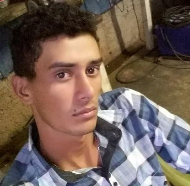 Homem ficou com as vísceras expostas, após sofrer tentativa de homicídio em Cerejeiras; suspeito foi preso em flagrante pela PM Homem ficou com as vísceras expostas, após sofrer tentativa de homicídio em Cerejeiras; suspeito foi preso em flagrante pela PM