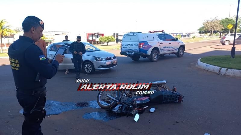 Idoso ficou ferido após ter moto atingida por carro nesta manhã em Rolim de Moura Idoso ficou ferido após ter moto atingida por carro nesta manhã em Rolim de Moura