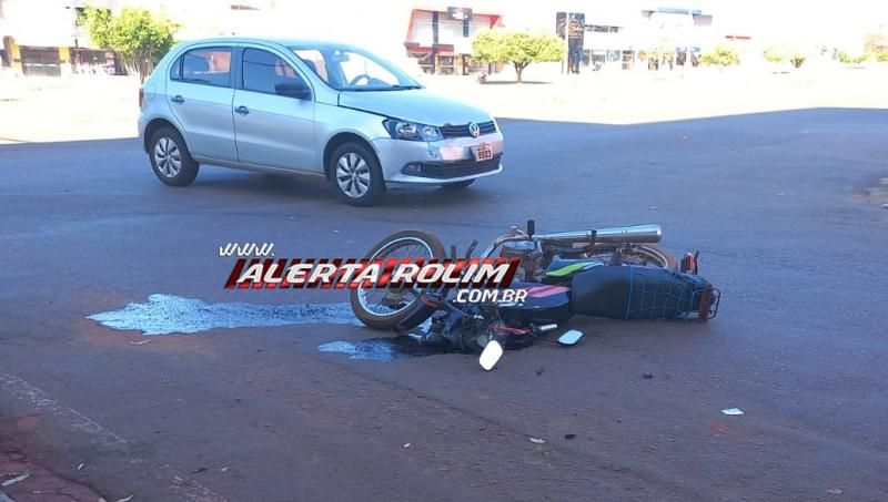 Idoso ficou ferido após ter moto atingida por carro nesta manhã em Rolim de Moura Idoso ficou ferido após ter moto atingida por carro nesta manhã em Rolim de Moura