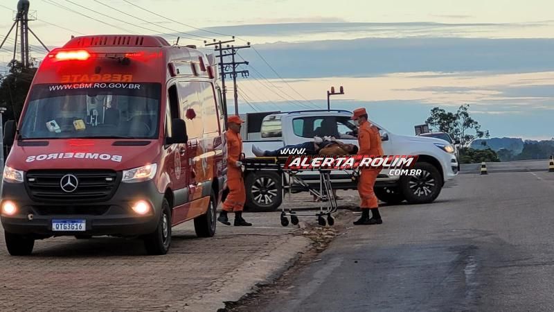 Motocicleta esportiva pegou fogo após condutor sofrer queda na RO 383 em Rolim de Moura Motocicleta esportiva pegou fogo após condutor sofrer queda na RO 383 em Rolim de Moura