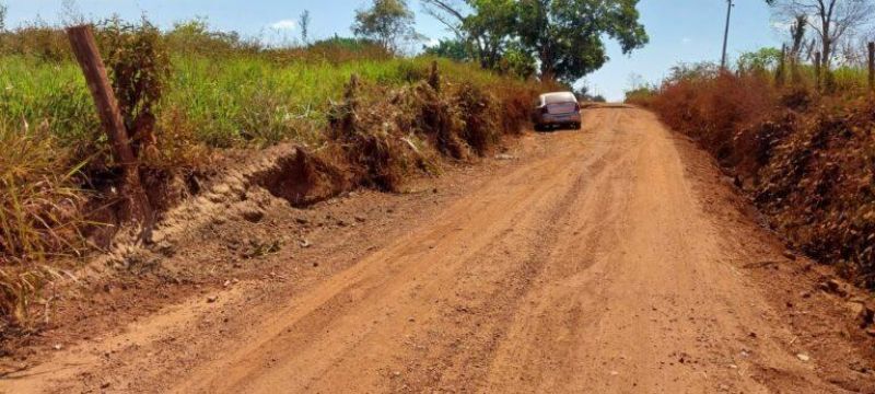 Motorista capotou carro nesta quarta-feira em Rolim de Moura Motorista capotou carro nesta quarta-feira em Rolim de Moura