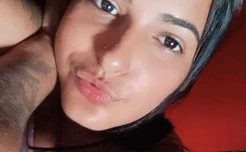 Mulher foi executada a tiros em frente do namorado em São Francisco do Guaporé Mulher foi executada a tiros em frente do namorado em São Francisco do Guaporé