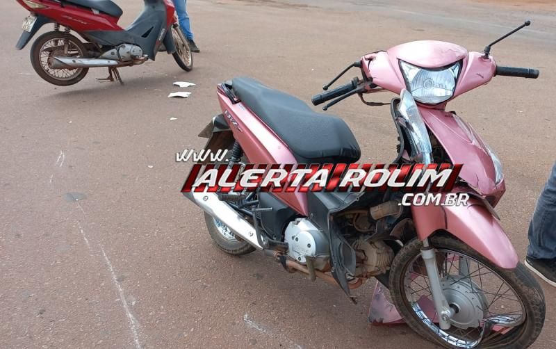 Mulher foi socorrida em estado grave após colisão entre duas motos neste sábado em Rolim de Moura Mulher foi socorrida em estado grave após colisão entre duas motos neste sábado em Rolim de Moura