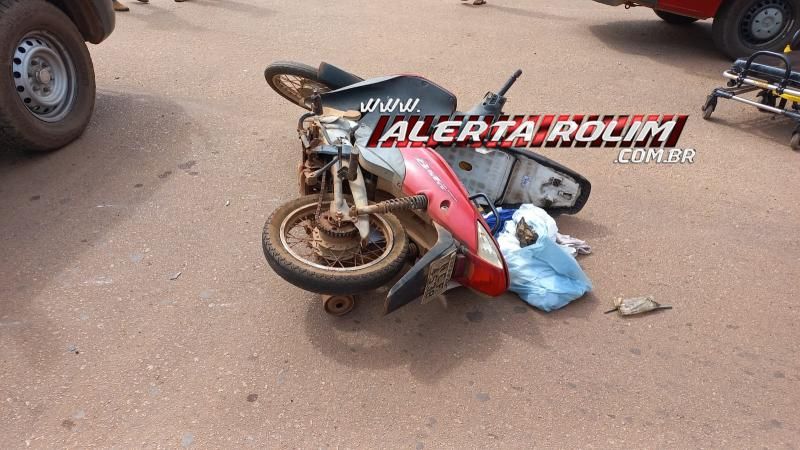 Mulher foi socorrida em estado grave após colisão entre duas motos neste sábado em Rolim de Moura Mulher foi socorrida em estado grave após colisão entre duas motos neste sábado em Rolim de Moura
