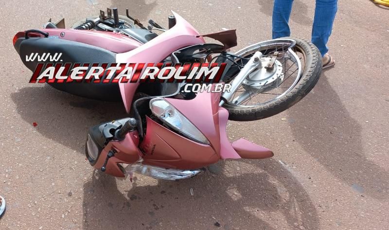 Mulher foi socorrida em estado grave após colisão entre duas motos neste sábado em Rolim de Moura Mulher foi socorrida em estado grave após colisão entre duas motos neste sábado em Rolim de Moura