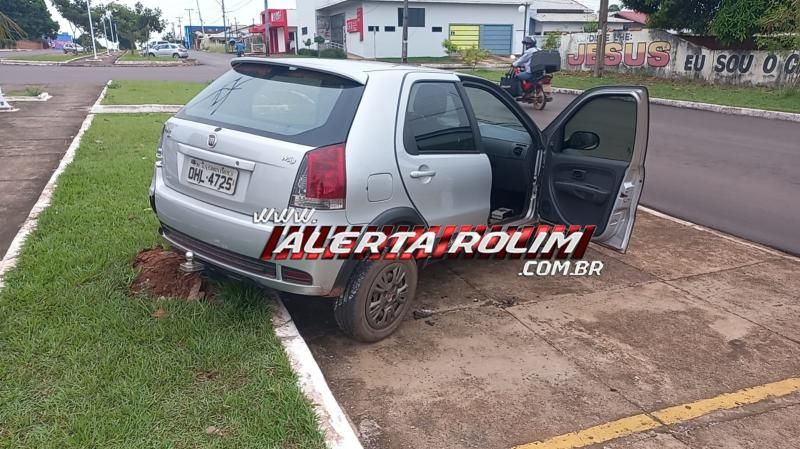 No segundo acidente do dia, Pálio foi atingido por Renault Captur e motorista se evadiu do local, em Rolim de Moura No segundo acidente do dia, Pálio foi atingido por Renault Captur e motorista se evadiu do local, em Rolim de Moura