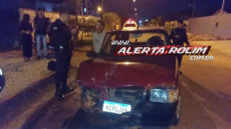 No sexto acidente de trânsito deste sábado, motorista de carro bateu em caminhão estacionado no Cidade Alta em Rolim de Moura No sexto acidente de trânsito deste sábado, motorista de carro bateu em caminhão estacionado no Cidade Alta em Rolim de Moura