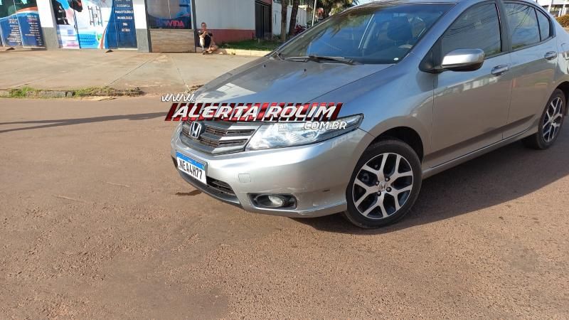 Primeiro acidente de trânsito do dia deixou mulher ferida no bairro Planalto em Rolim de Moura Primeiro acidente de trânsito do dia deixou mulher ferida no bairro Planalto em Rolim de Moura