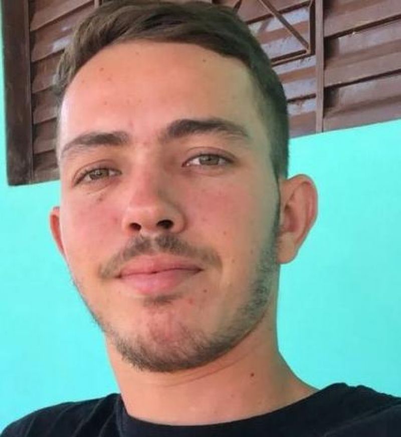 Rapaz de 21 anos foi encontrado morto ao lado de moto em igarapé de Pimenta Bueno Rapaz de 21 anos foi encontrado morto ao lado de moto em igarapé de Pimenta Bueno