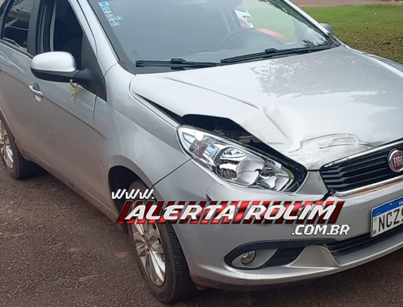 Terceiro acidente do dia envolveu Siena e Hilux no Centro de Rolim de Moura Terceiro acidente do dia envolveu Siena e Hilux no Centro de Rolim de Moura