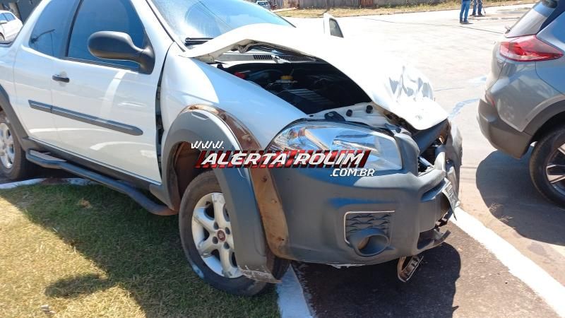 Colisão entre dois carros foi registrada nesta manhã em Rolim de Moura Colisão entre dois carros foi registrada nesta manhã em Rolim de Moura