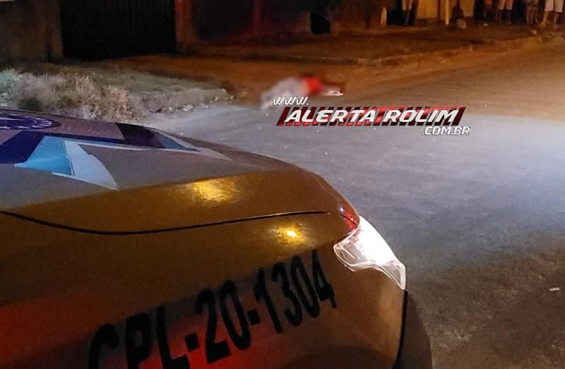 ATUALIZADA- Homem assassinado nesta noite é ex-presidiário que cumpriu pena por matar casal a facadas no bairro Cidade Alta em Rolim de Moura ATUALIZADA- Homem assassinado nesta noite é ex-presidiário que cumpriu pena por matar casal a facadas no bairro Cidade Alta em Rolim de Moura