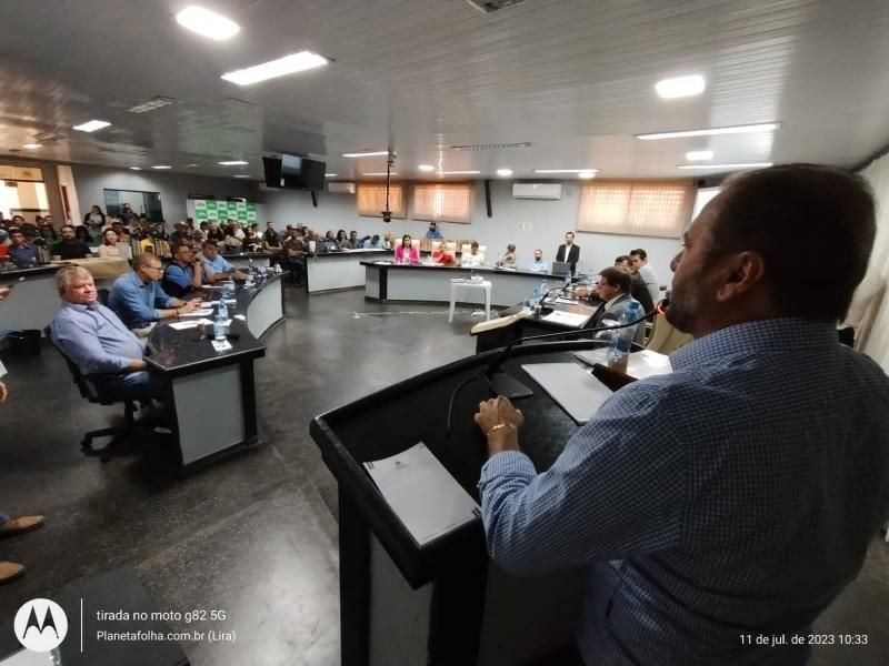 Câmara entrega moções de aplausos aos produtores participantes dos Concursos Concafé, Florada Premiada e Coffe of the Year 2022 durante sessão solene, em Rolim de Moura Câmara entrega moções de aplausos aos produtores participantes dos Concursos Concafé, Florada Premiada e Coffe of the Year 2022 durante sessão solene, em Rolim de Moura