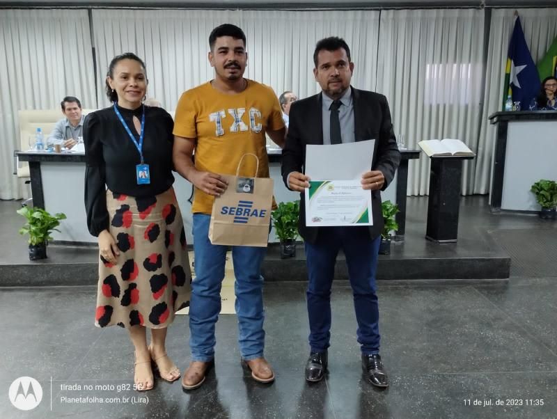 Câmara entrega moções de aplausos aos produtores participantes dos Concursos Concafé, Florada Premiada e Coffe of the Year 2022 durante sessão solene, em Rolim de Moura Câmara entrega moções de aplausos aos produtores participantes dos Concursos Concafé, Florada Premiada e Coffe of the Year 2022 durante sessão solene, em Rolim de Moura