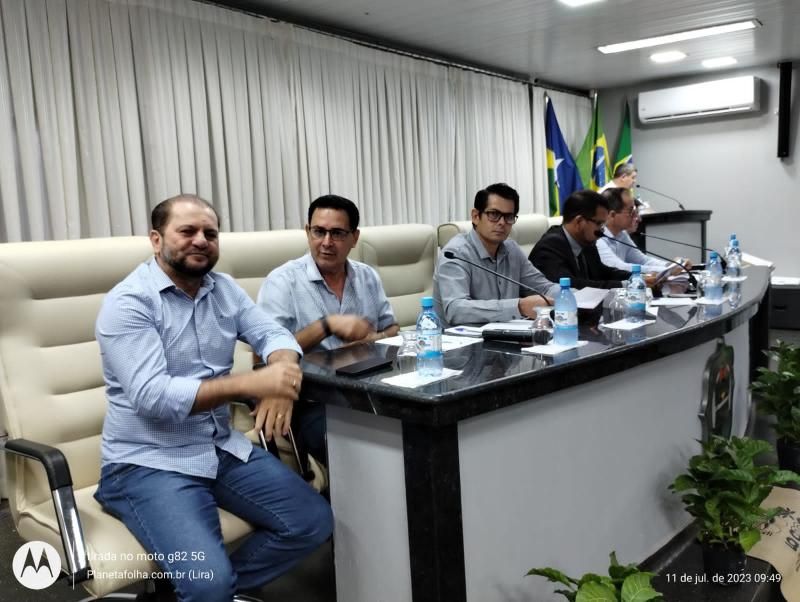 Câmara entrega moções de aplausos aos produtores participantes dos Concursos Concafé, Florada Premiada e Coffe of the Year 2022 durante sessão solene, em Rolim de Moura Câmara entrega moções de aplausos aos produtores participantes dos Concursos Concafé, Florada Premiada e Coffe of the Year 2022 durante sessão solene, em Rolim de Moura