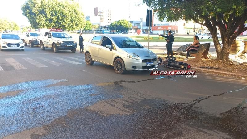 Carro atingiu traseira de moto nesta manhã em Rolim de Moura Carro atingiu traseira de moto nesta manhã em Rolim de Moura
