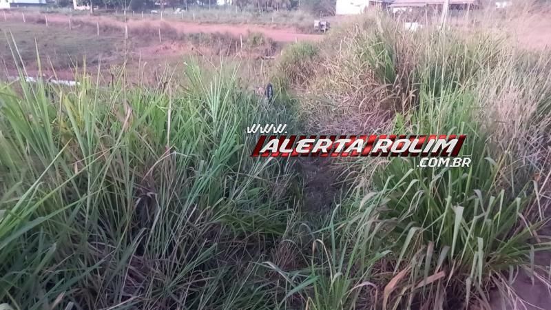 Carro capotou após colidir na traseira de outro veículo na RO 010 em Rolim de Moura Carro capotou após colidir na traseira de outro veículo na RO 010 em Rolim de Moura