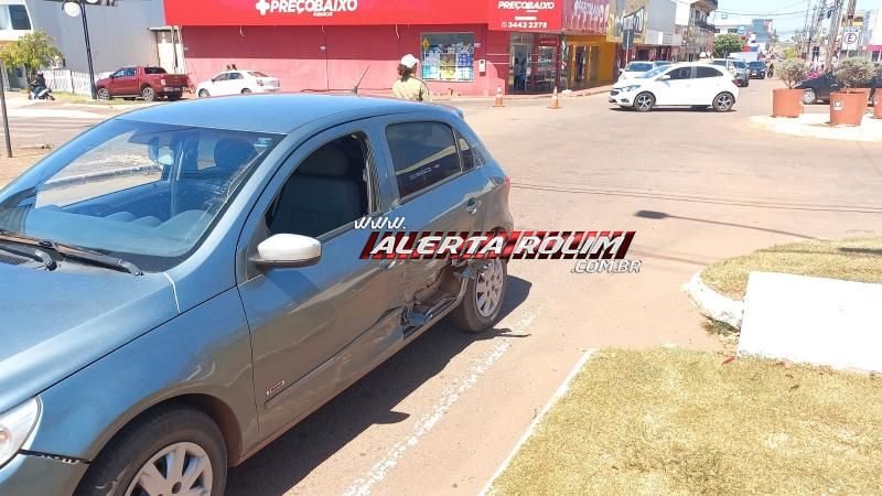 Colisão entre dois carros foi registrada nesta quinta-feira em Rolim de Moura Colisão entre dois carros foi registrada nesta quinta-feira em Rolim de Moura