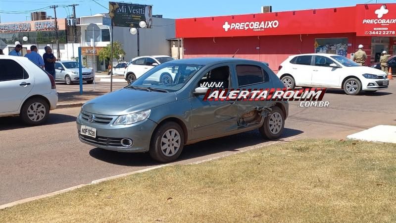 Colisão entre dois carros foi registrada nesta quinta-feira em Rolim de Moura Colisão entre dois carros foi registrada nesta quinta-feira em Rolim de Moura