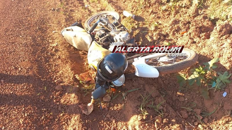 Colisão entre duas motos deixou um ferido nesta tarde em Rolim de Moura Colisão entre duas motos deixou um ferido nesta tarde em Rolim de Moura