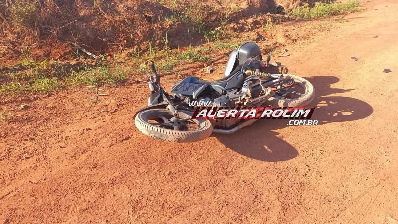 Colisão entre duas motos deixou um ferido nesta tarde em Rolim de Moura Colisão entre duas motos deixou um ferido nesta tarde em Rolim de Moura