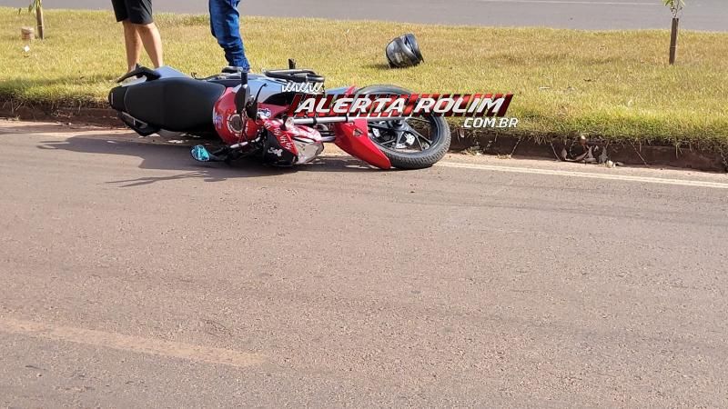 Condutores foram socorridos após colisão entre motos nesta manhã em Rolim de Moura Condutores foram socorridos após colisão entre motos nesta manhã em Rolim de Moura