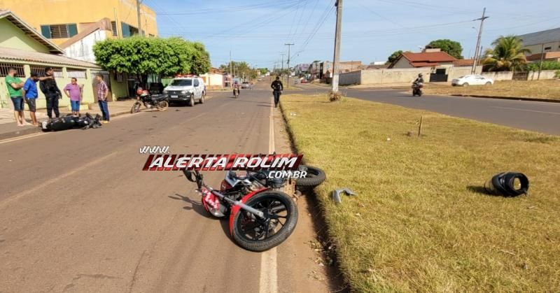 Condutores foram socorridos após colisão entre motos nesta manhã em Rolim de Moura Condutores foram socorridos após colisão entre motos nesta manhã em Rolim de Moura