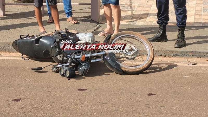 Condutores foram socorridos após colisão entre motos nesta manhã em Rolim de Moura Condutores foram socorridos após colisão entre motos nesta manhã em Rolim de Moura