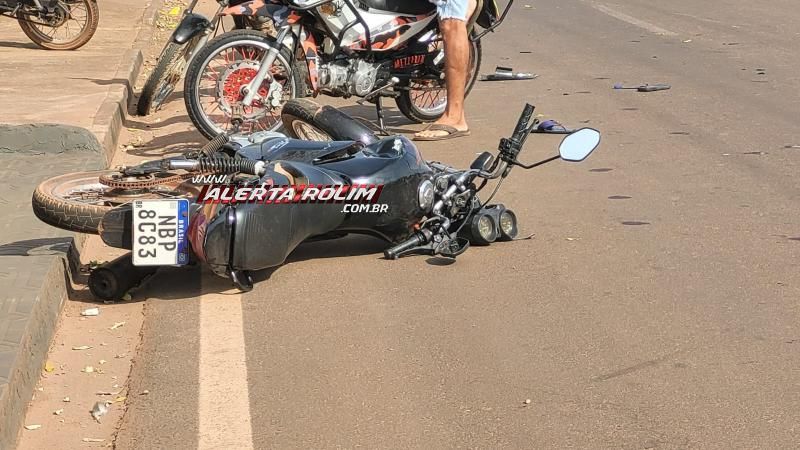 Condutores foram socorridos após colisão entre motos nesta manhã em Rolim de Moura Condutores foram socorridos após colisão entre motos nesta manhã em Rolim de Moura
