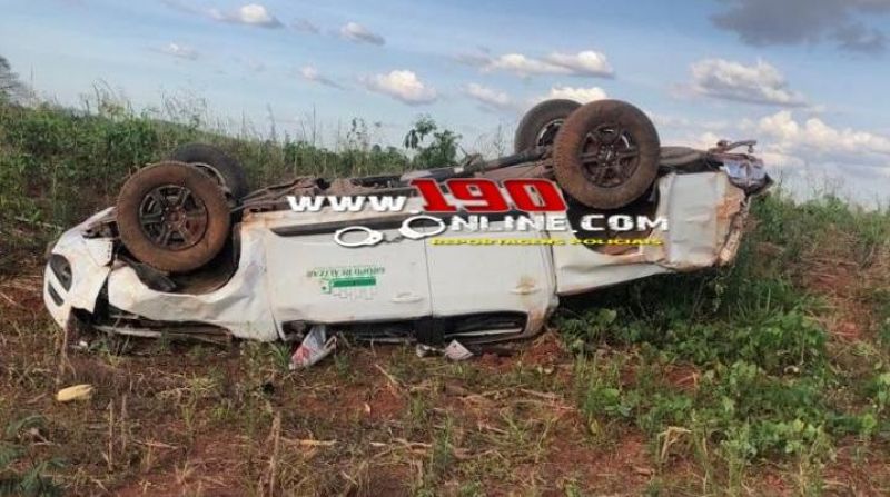 Funcionário de lavador capotou caminhonete enquanto ia levar veículo para proprietário, em Alta Floresta do Oeste Funcionário de lavador capotou caminhonete enquanto ia levar veículo para proprietário, em Alta Floresta do Oeste