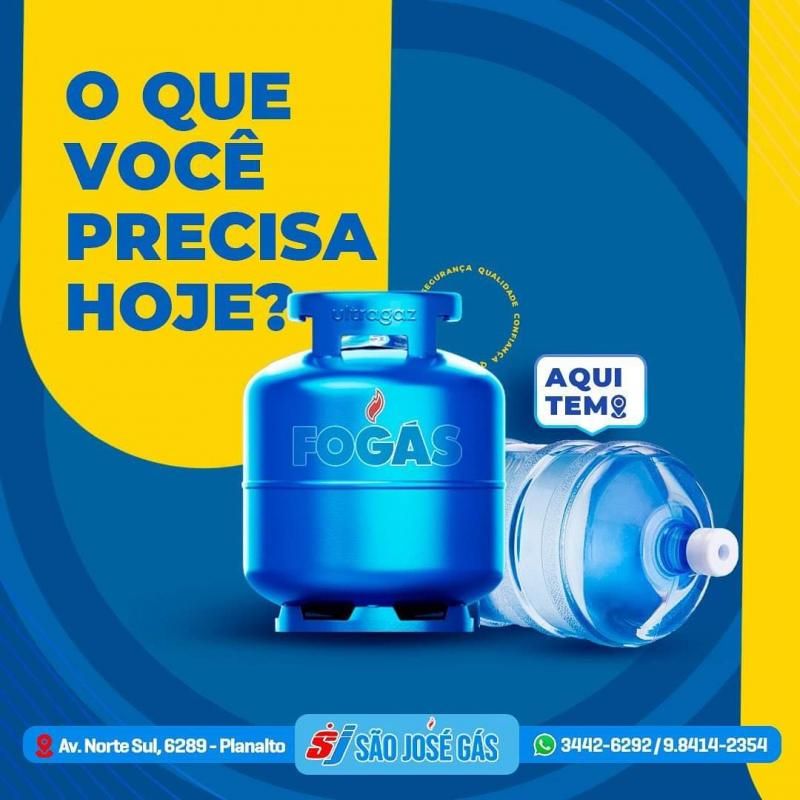 Moto foi parar embaixo de carro durante acidente nesta noite em Rolim de Moura Moto foi parar embaixo de carro durante acidente nesta noite em Rolim de Moura