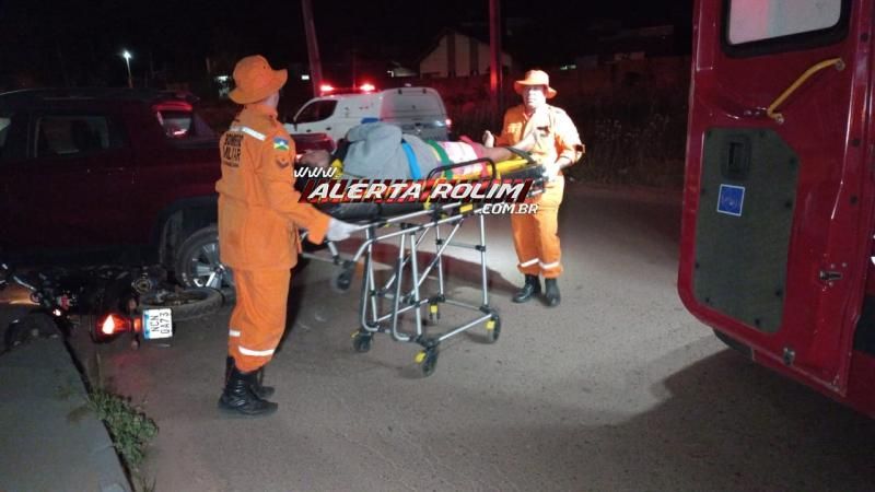 Moto foi parar embaixo de carro durante acidente nesta noite em Rolim de Moura Moto foi parar embaixo de carro durante acidente nesta noite em Rolim de Moura
