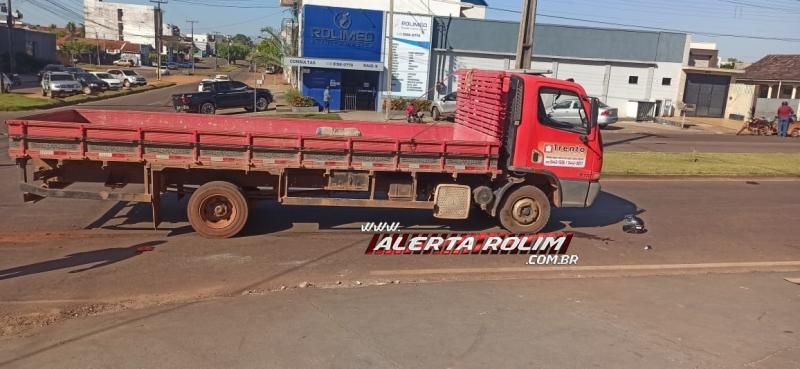 Motociclista foi arrastado por caminhão em grave acidente nesta manhã em Rolim de Moura Motociclista foi arrastado por caminhão em grave acidente nesta manhã em Rolim de Moura