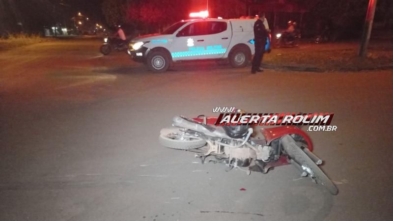 Motorista de carro se evadiu do local após colisão em moto que deixou mulher com fratura na perna em Rolim de Moura Motorista de carro se evadiu do local após colisão em moto que deixou mulher com fratura na perna em Rolim de Moura